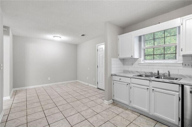 Building Photo - 112 Woodberry Ct