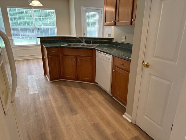 Building Photo - 247 Laurel Hill Cir