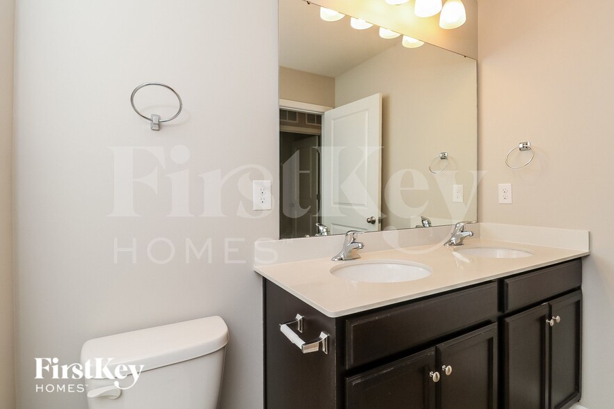 Building Photo - 3068 Green Apple Dr