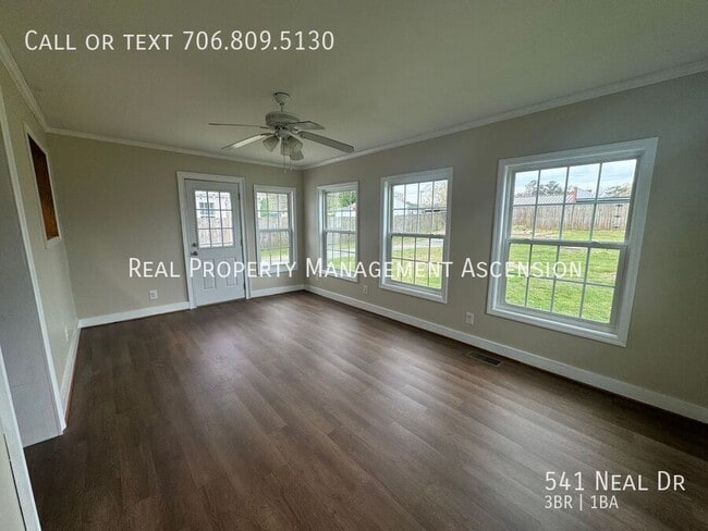 Building Photo - 541 Neal Dr