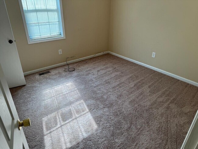 Building Photo - 2332 Goodwood Dr