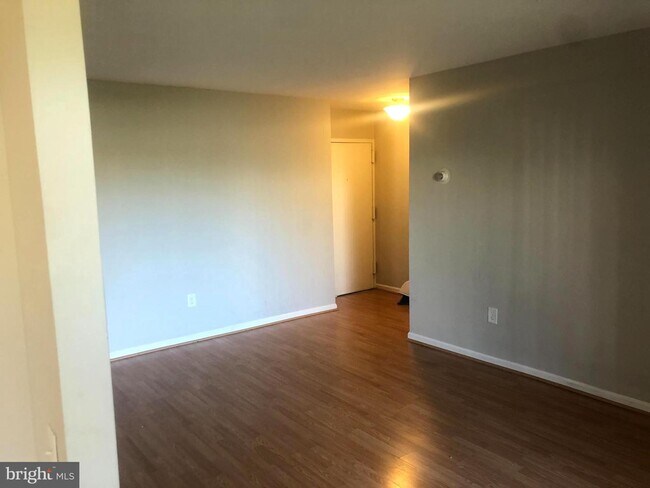 Primary Photo - 1403 Key Pkwy