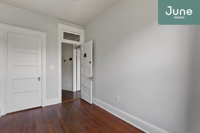Building Photo - Full room in 4-bed/2.0-bath Home