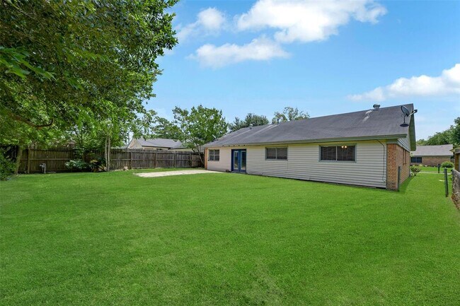 Building Photo - 206 Ron Cir