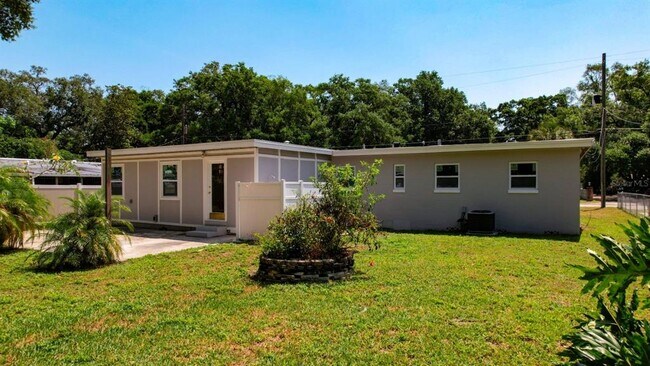 Building Photo - 2812 Dawley Ave