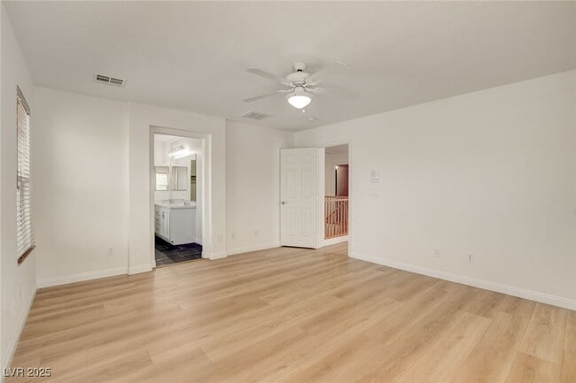 Building Photo - 10808 Wallflower Ave