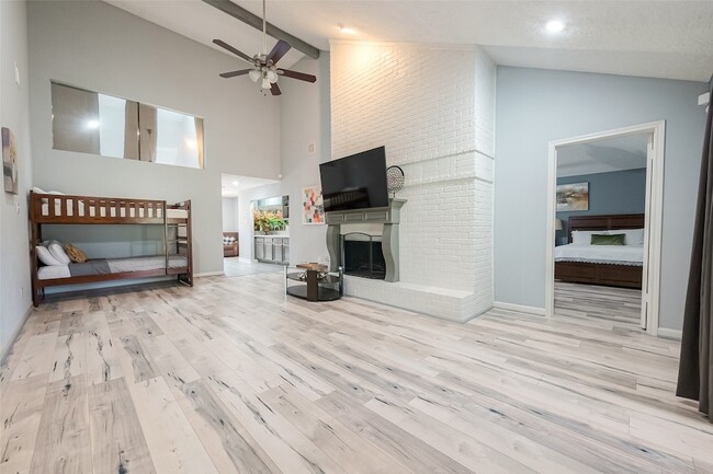 Building Photo - 1723 Rock Fence Dr