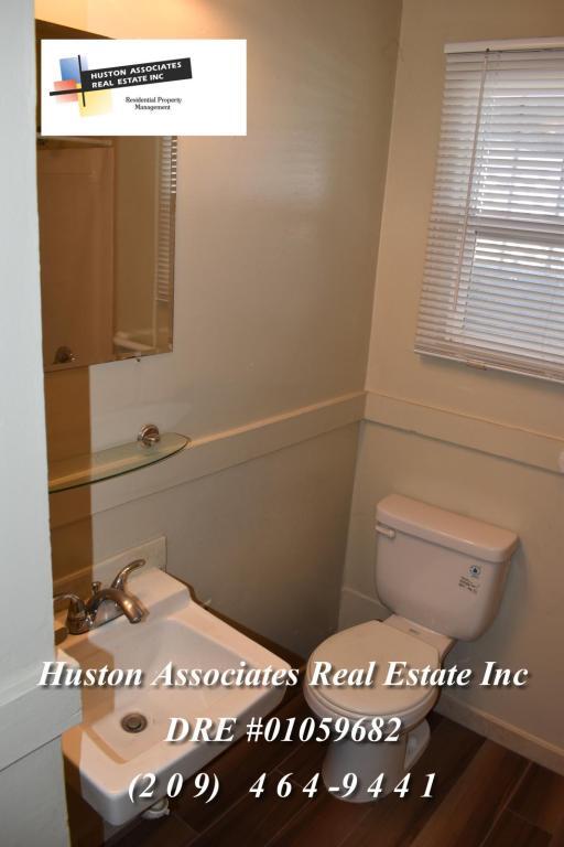 Building Photo - 2239 E Willow St