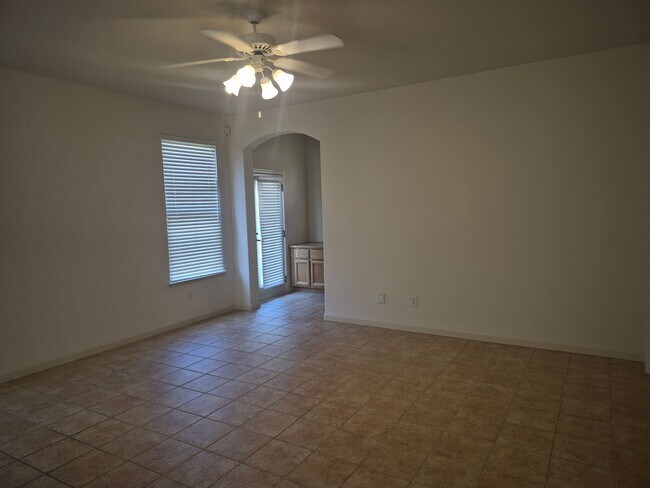 Building Photo - 2176 Catherwood Way