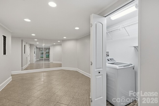 Building Photo - 2525 Runnymede Ln