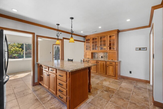 Building Photo - Lovely Del Cerro Home w/Solar and A/C