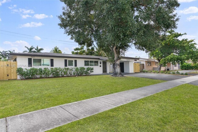 Building Photo - 1472 NE 62nd St