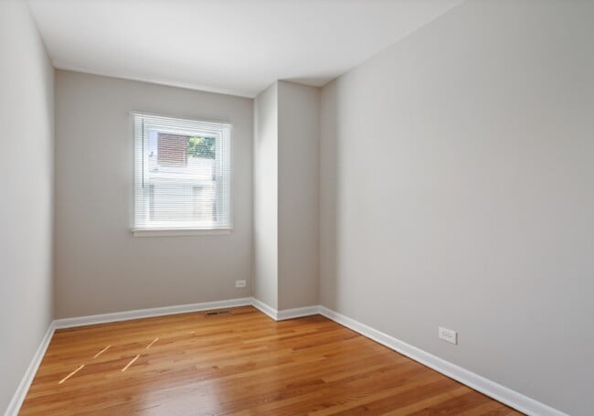 3rd Bedroom - 901 Waukegan Rd