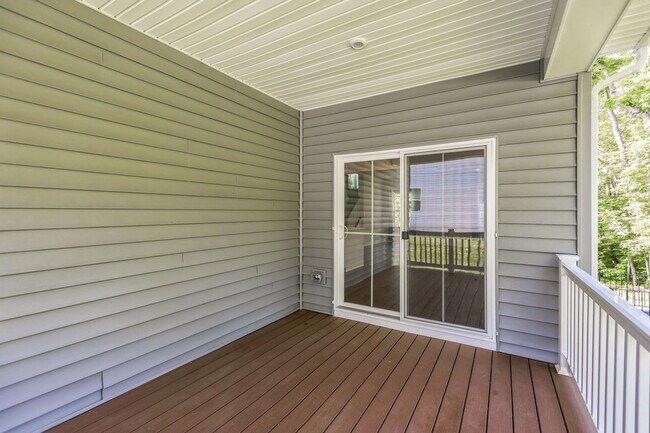 Building Photo - 8327 Legacy Cir E