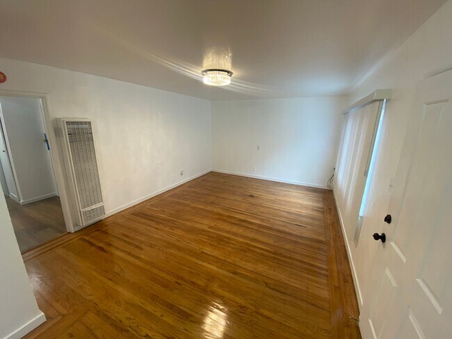 Building Photo - 21411 Locust St