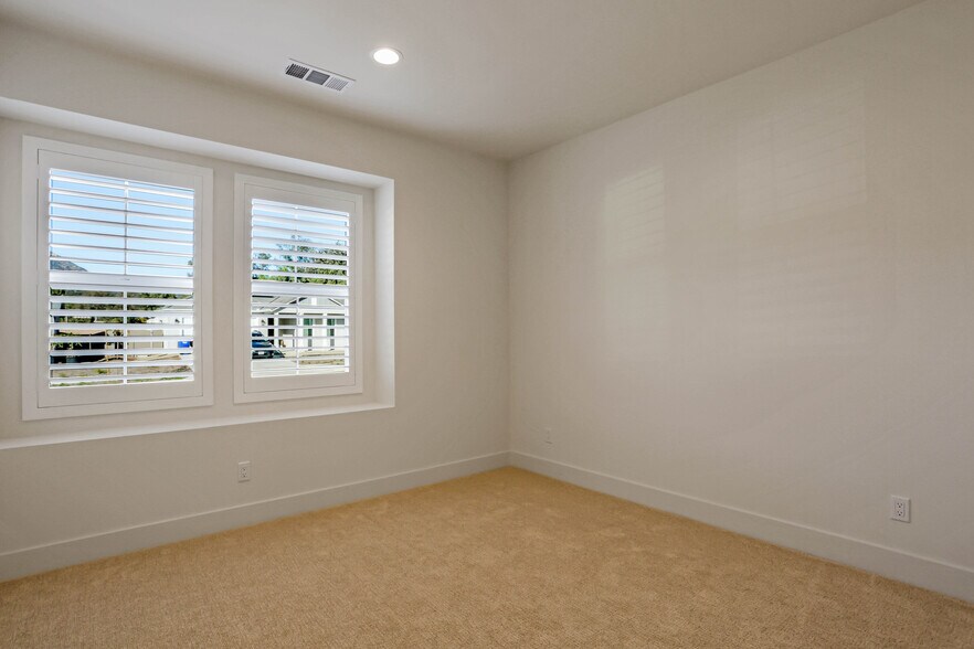 Building Photo - 3133 Smith Pl