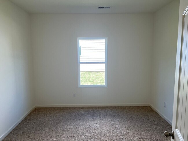 Building Photo - Newer 4BR / 2BA One-Level Home – Granite, Stainless Appliances, Large Backyard, Cul-de-Sac