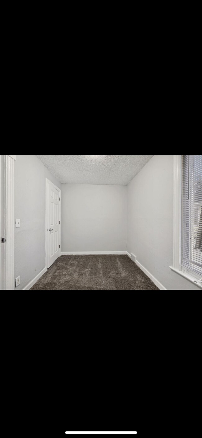 Building Photo - 1060 Arcade St