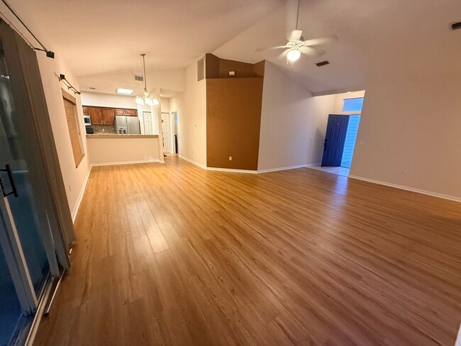 Building Photo - 1804 SW 65th Dr