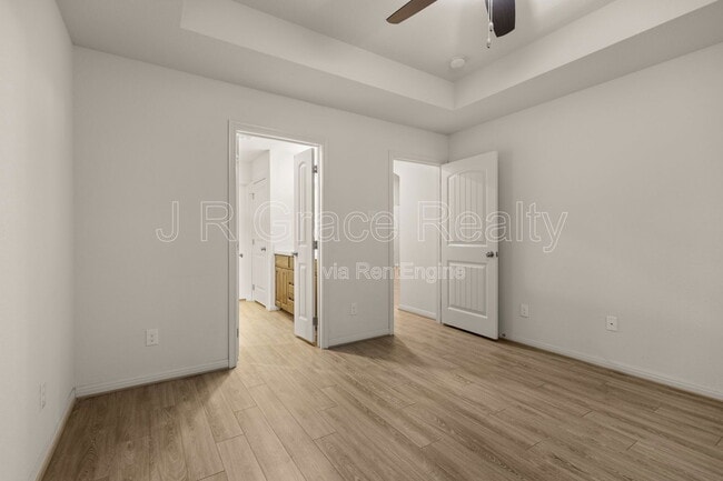 Building Photo - 114 Tomahawk Dr