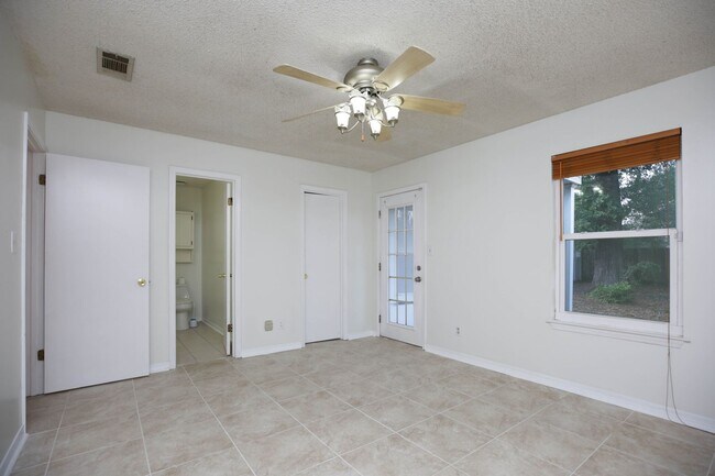 Building Photo - 6972 Weatherwood Dr