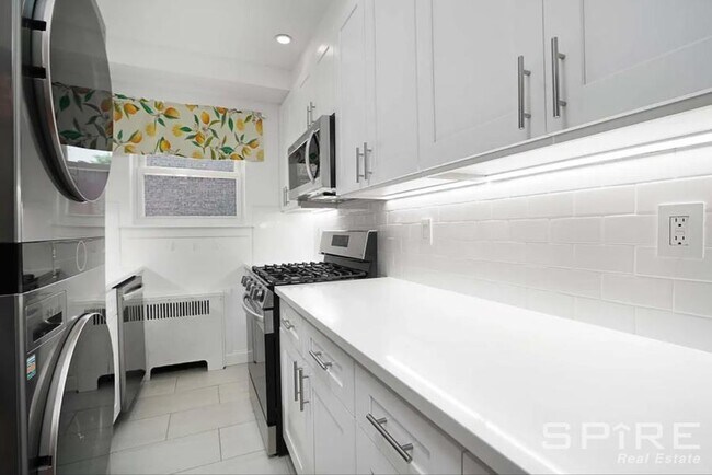 Building Photo - 2 bedroom in Bronx NY 10463