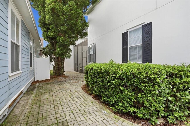 Building Photo - 912 Waterside Dr