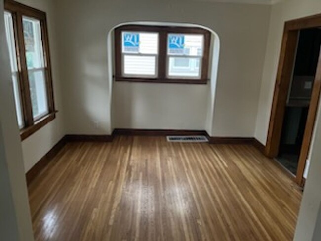 Building Photo - Spacious 3 Bedroom House Located near "The...