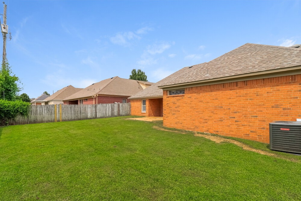 Building Photo - 9261 Chimneyrock Blvd.