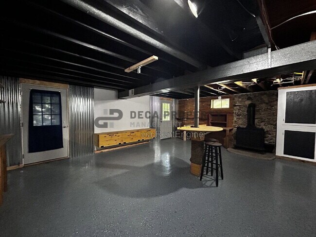 Building Photo - 2166 Bryan Dr