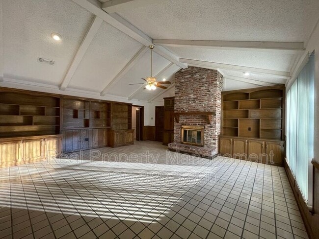 Building Photo - 6428 Chippendale Dr