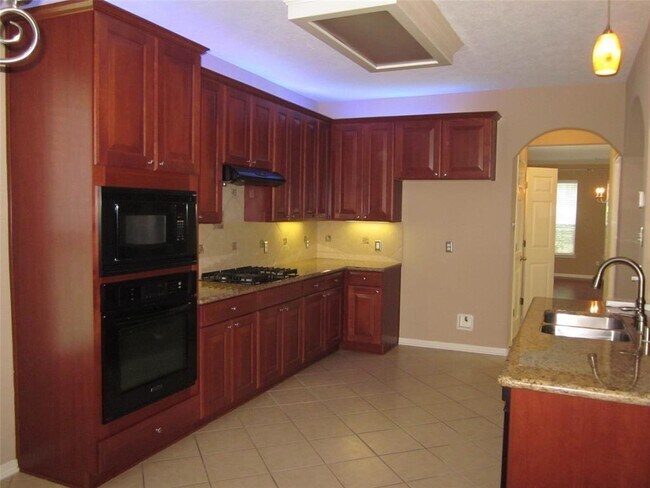 Building Photo - 8406 Oak Villa Ct