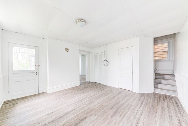 Building Photo - AVAILABLE AUGUST 2026 - Spacious Renovated 4 Bedroom, 1.5 Bath Home w/ AC!