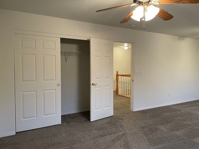 Building Photo - FANTASTIC 4 Bed 2.5 Bath Home in Salmon Creek! HUGE side yard and back yard! Extra large private ...