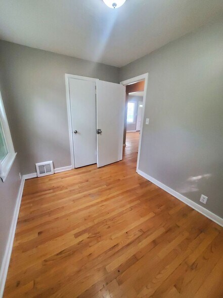 Building Photo - 5688 N 56th St