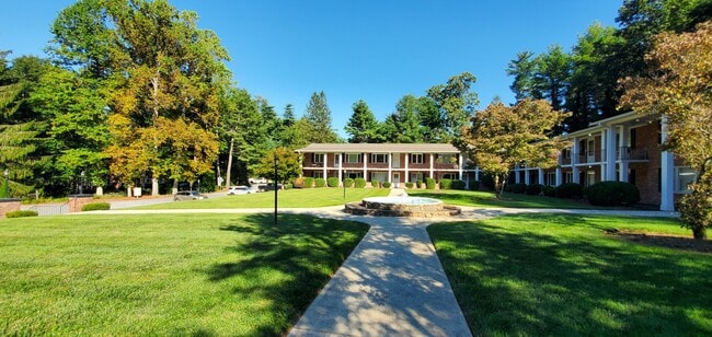 Primary Photo - 102 Boyd Dr