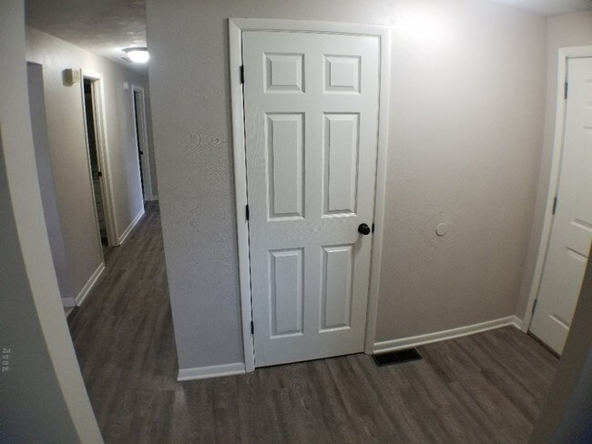 Building Photo - 6265 Akron Dr