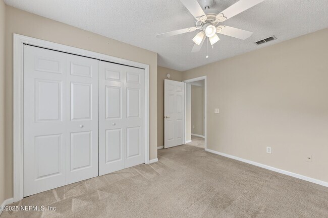 Building Photo - 12799 Glade Springs Dr S