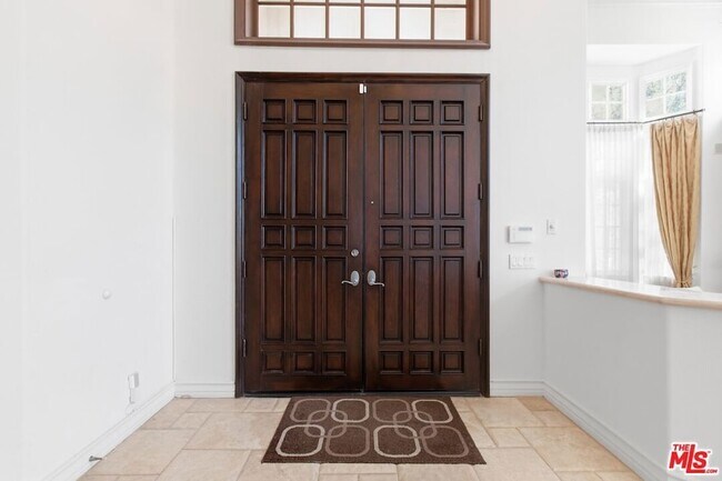 Building Photo - 6003 County Oak Rd