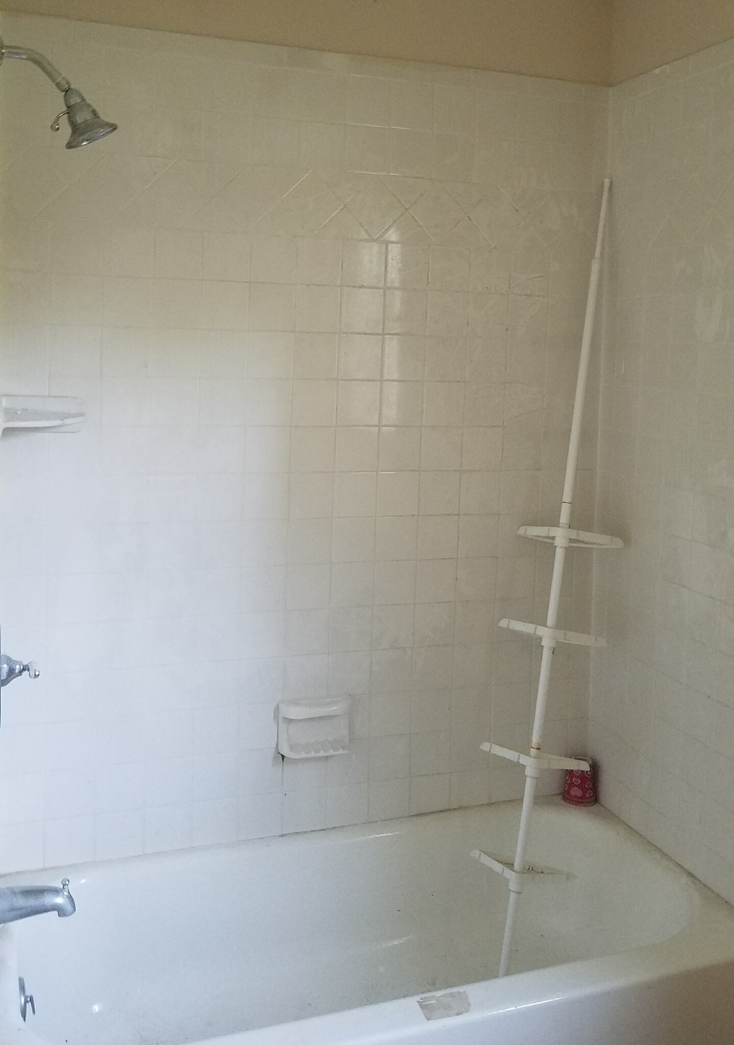 1st Floor Private Bath - 74 E Church St