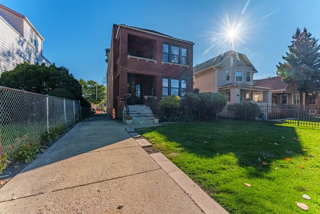 Primary Photo - 3345 N Keating Ave