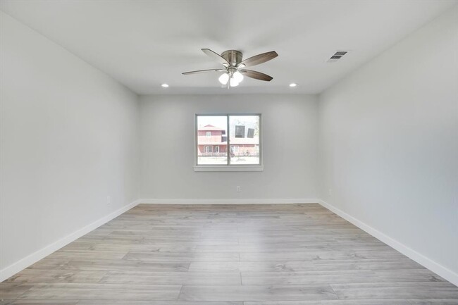 Building Photo - 1032 Hoke Smith Dr