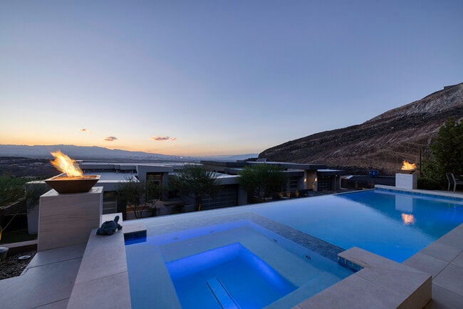 Building Photo - 663 Palisade Rim Dr