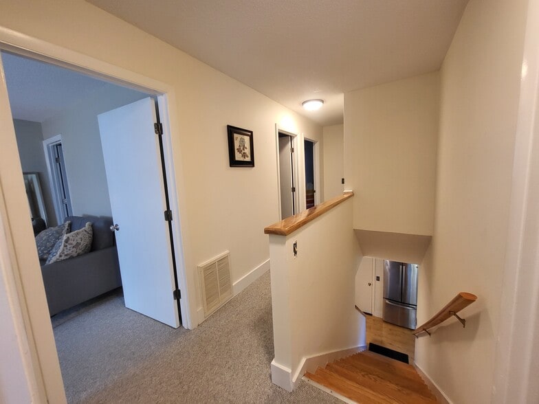 2nd Floor - 18 Beachwood Bay Dr