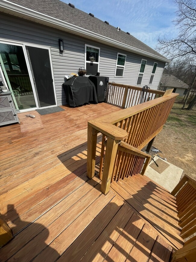 Building Photo - 1010 Deer Run