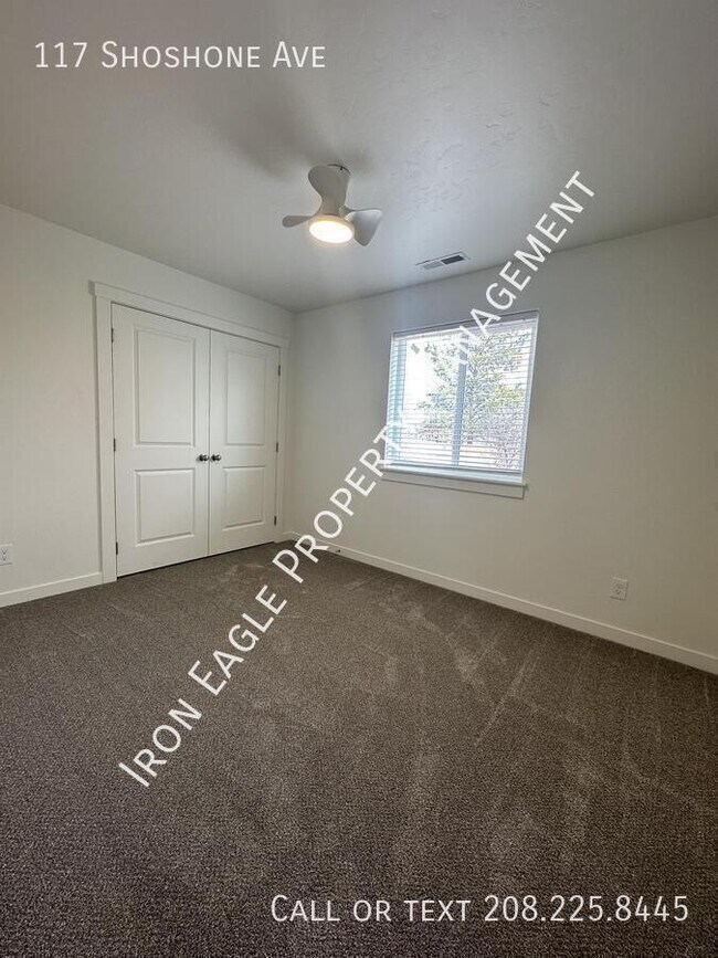 Building Photo - 117 Shoshone Ave