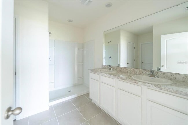 Building Photo - 1811 Silverbell Lp