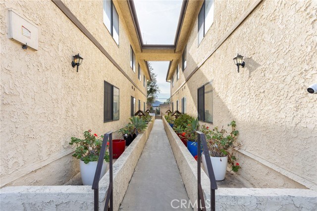 Building Photo - 1117 Linden Ave