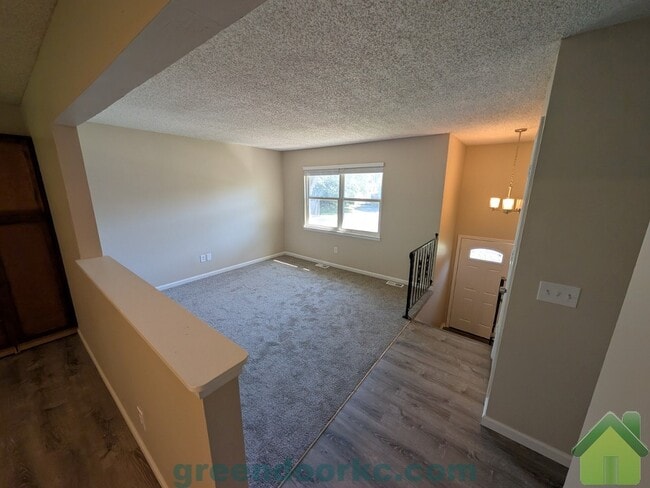 Building Photo - 12221 S Sycamore St