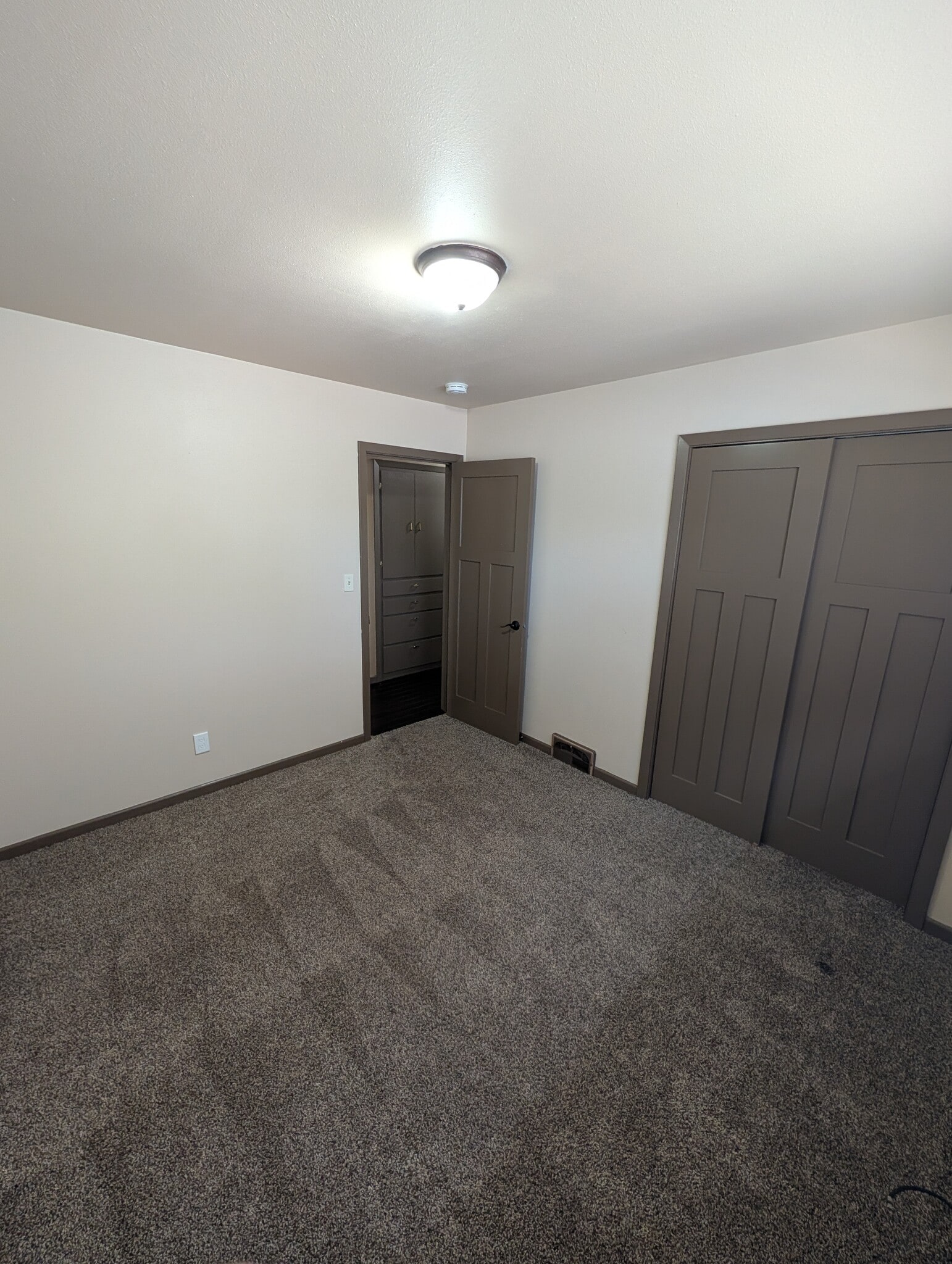 Building Photo - 4005 S Glenview Rd